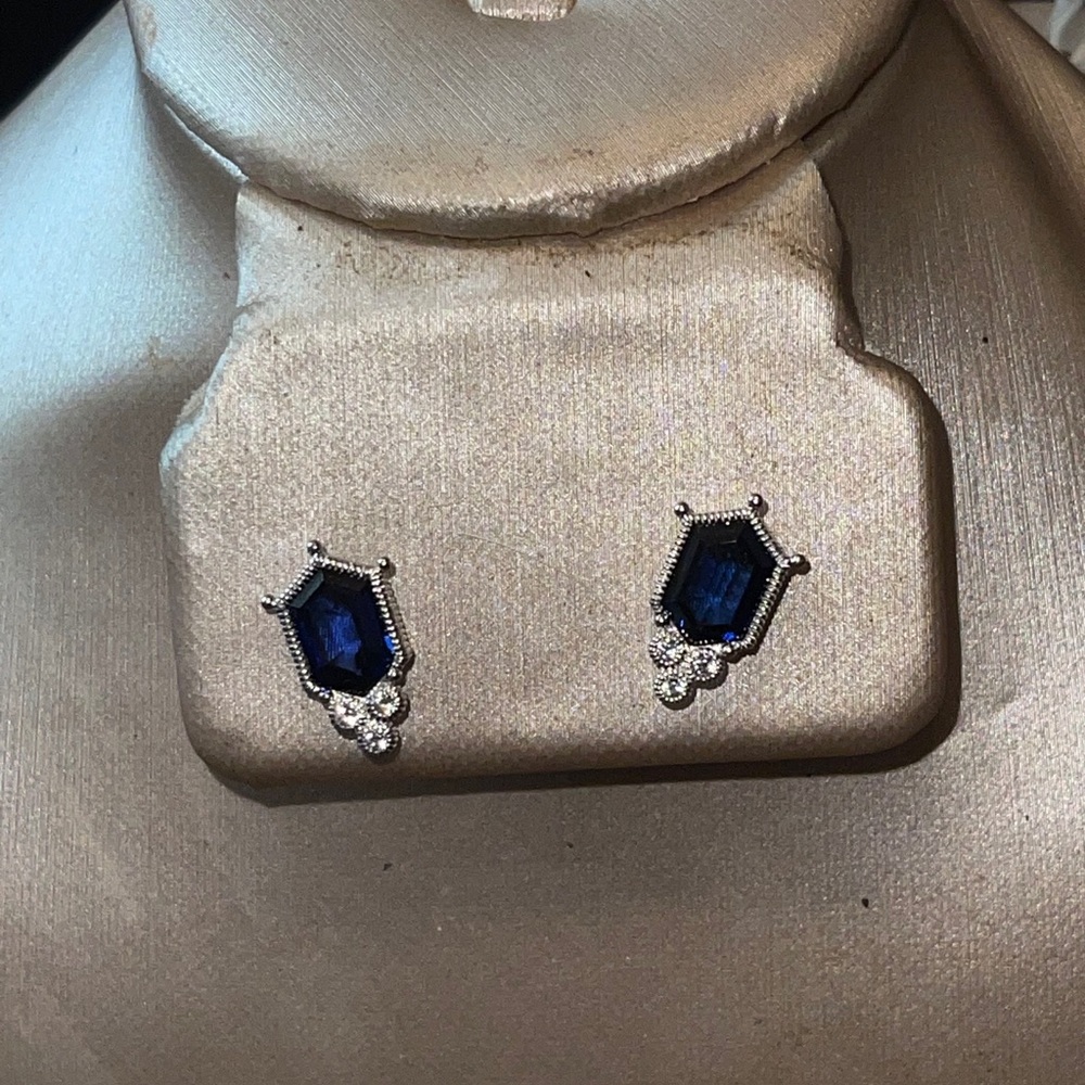 Judith Ripka sapphire earrings brand new
